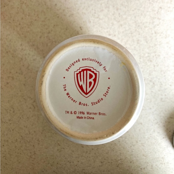 Taz Manian Devil Cheese Shaker. Pre-Owned. Never Used. Excellent Condition. - Picture 4 of 4